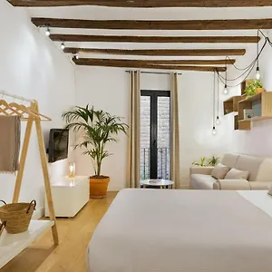 Ola Living Born Apartment