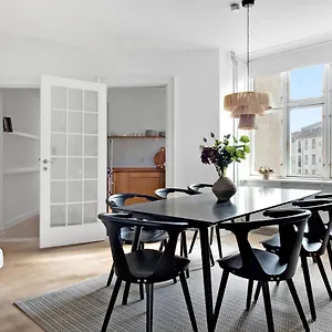 Apartment Sanders Stage - Endearing Three-bedroom Near Nyhavn, Copenhagen